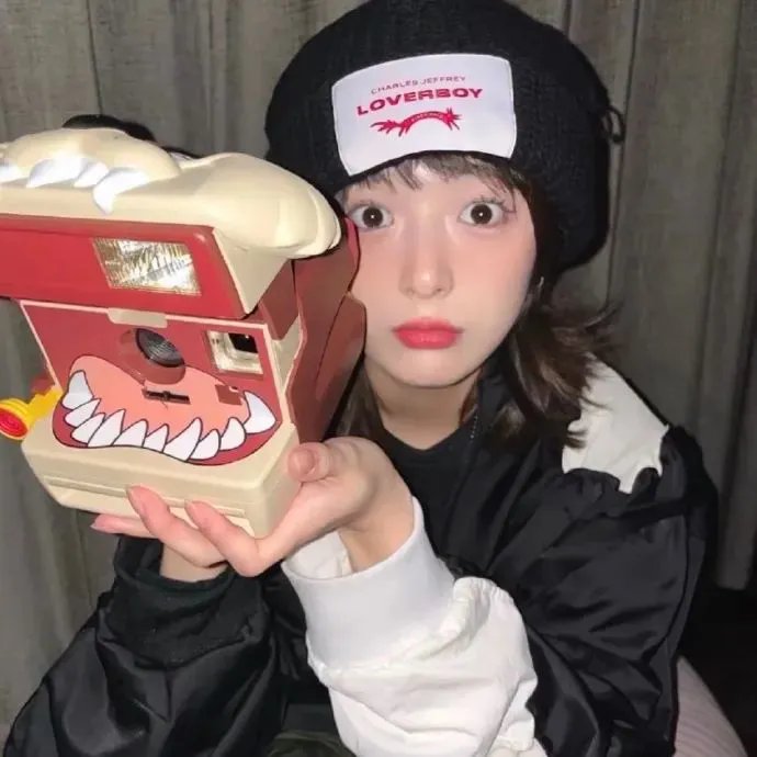 染成茜色的坂道